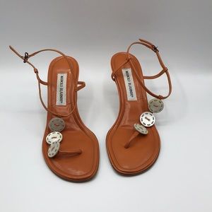 MANOLO BLAHNIK /button